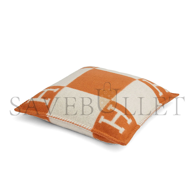 HERMES AVALON PILLOW, SMALL MODEL H102667M 58 (50*50cm) HERMES AVALON PILLOW, SMALL MODEL H102667M 58 (50*50cm)